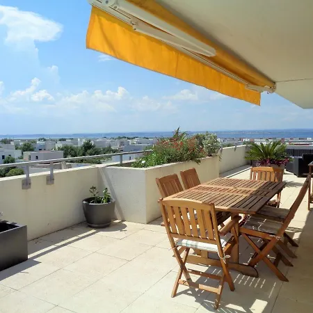3 Chambres, Pkg, Large Terrasse, Quartier Plage