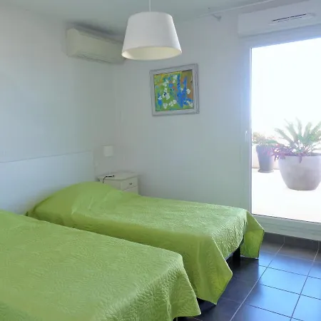 3 Chambres, Pkg, Large Terrasse, Quartier Plage *