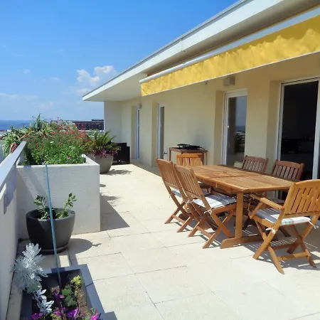 3 Chambres, Pkg, Large Terrasse, Quartier Plage דירה *